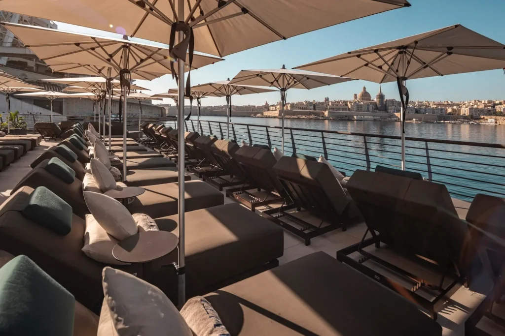 Parasol de bar et club de plage résistant corrosion.