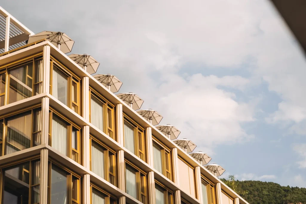 Parasol professionnel restaurant bar lounge Italie.