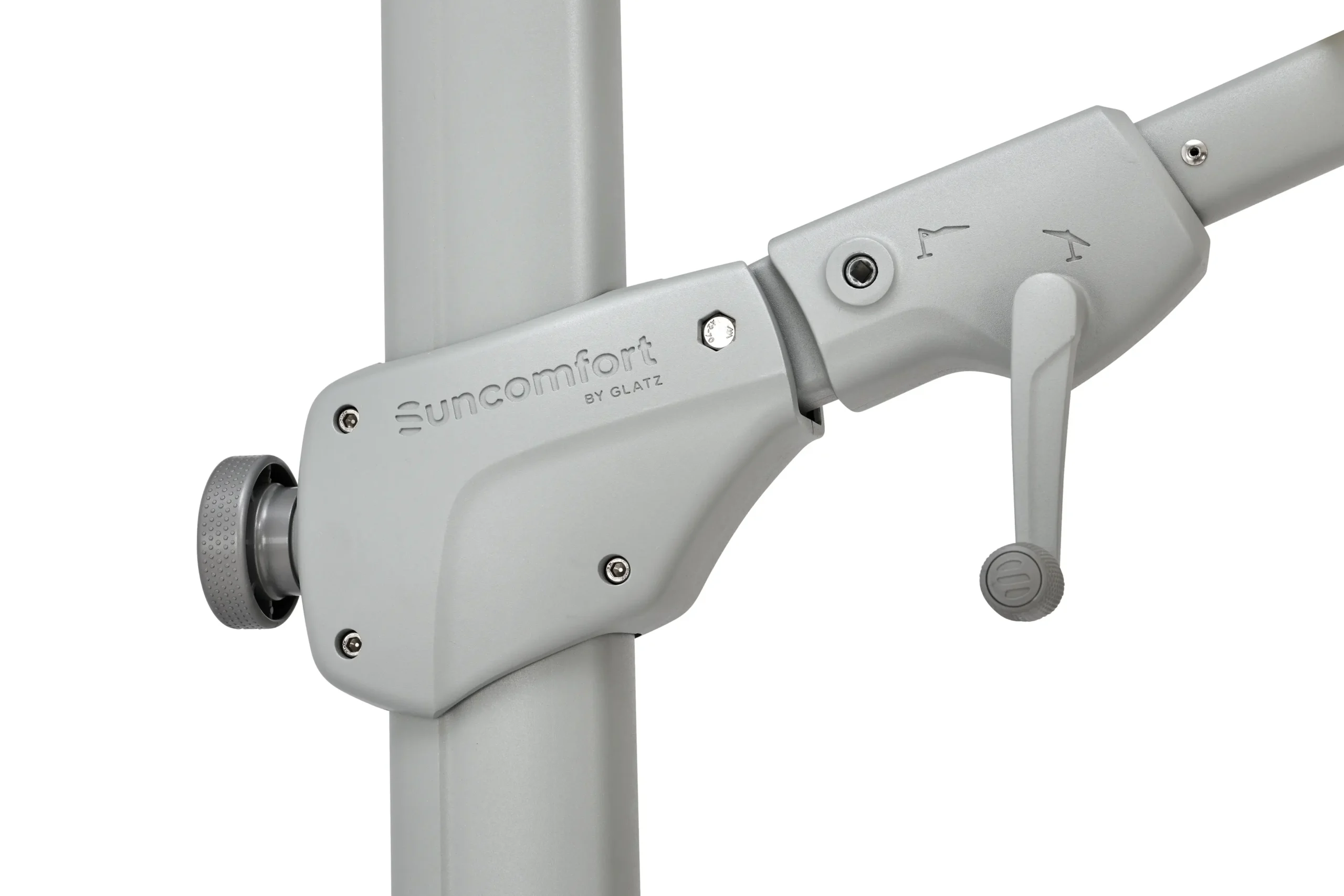 Manivelle d'ouverture et poignée d'inclinaison du parasol déporté Suncomfort Varioflex.